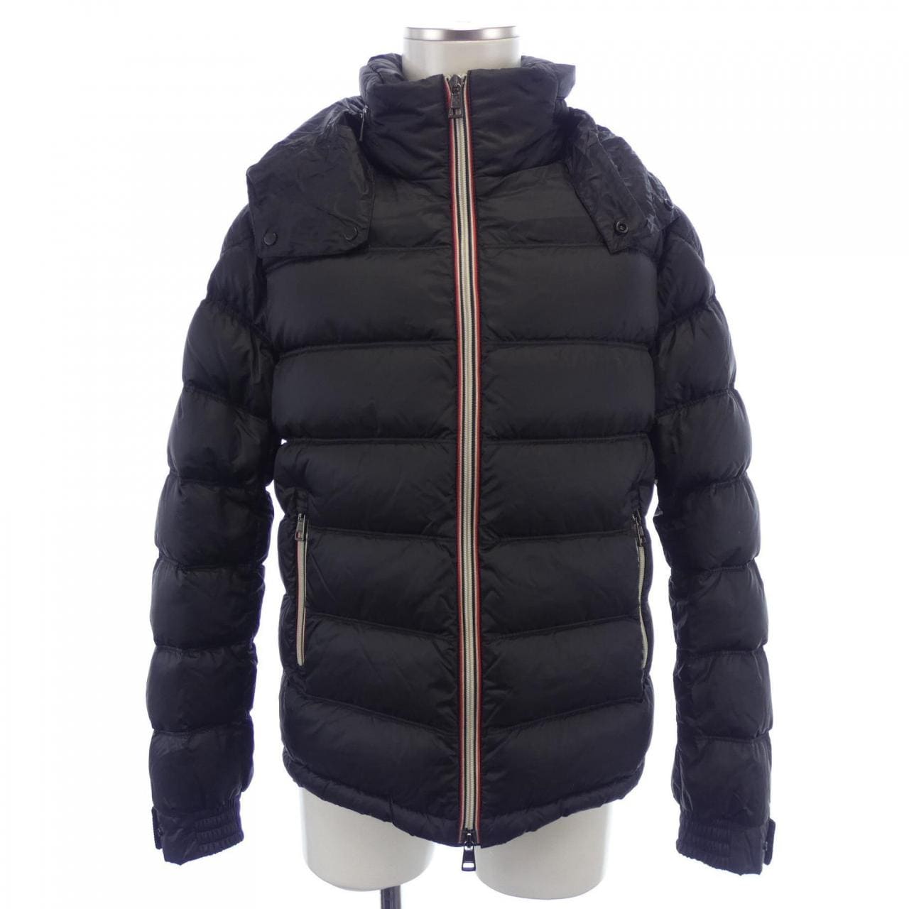 モンクレール MONCLER ダウンジャケット