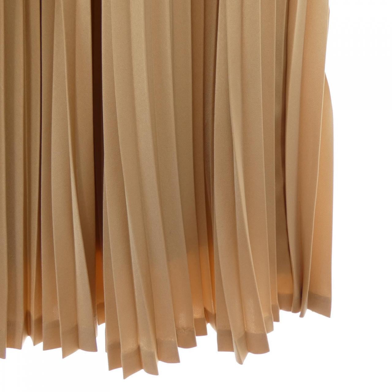 クリーナ CLEANA スカート