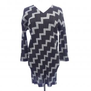 プリーツプリーズ PLEATS PLEASE 2017 幾何学 PP71-JT643 7571115 トップス