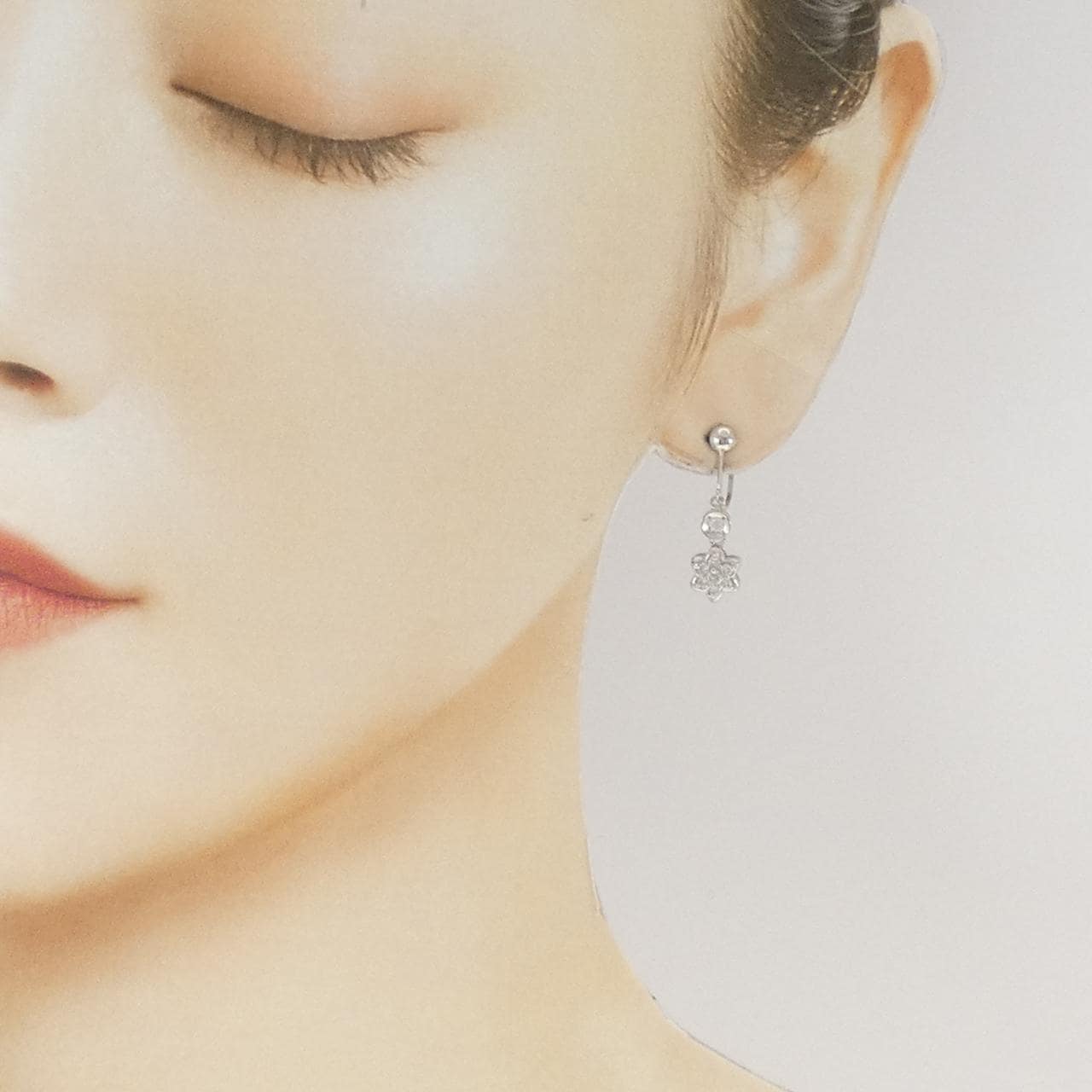 PT850 フラワー ダイヤモンド イヤリング 0.36CT