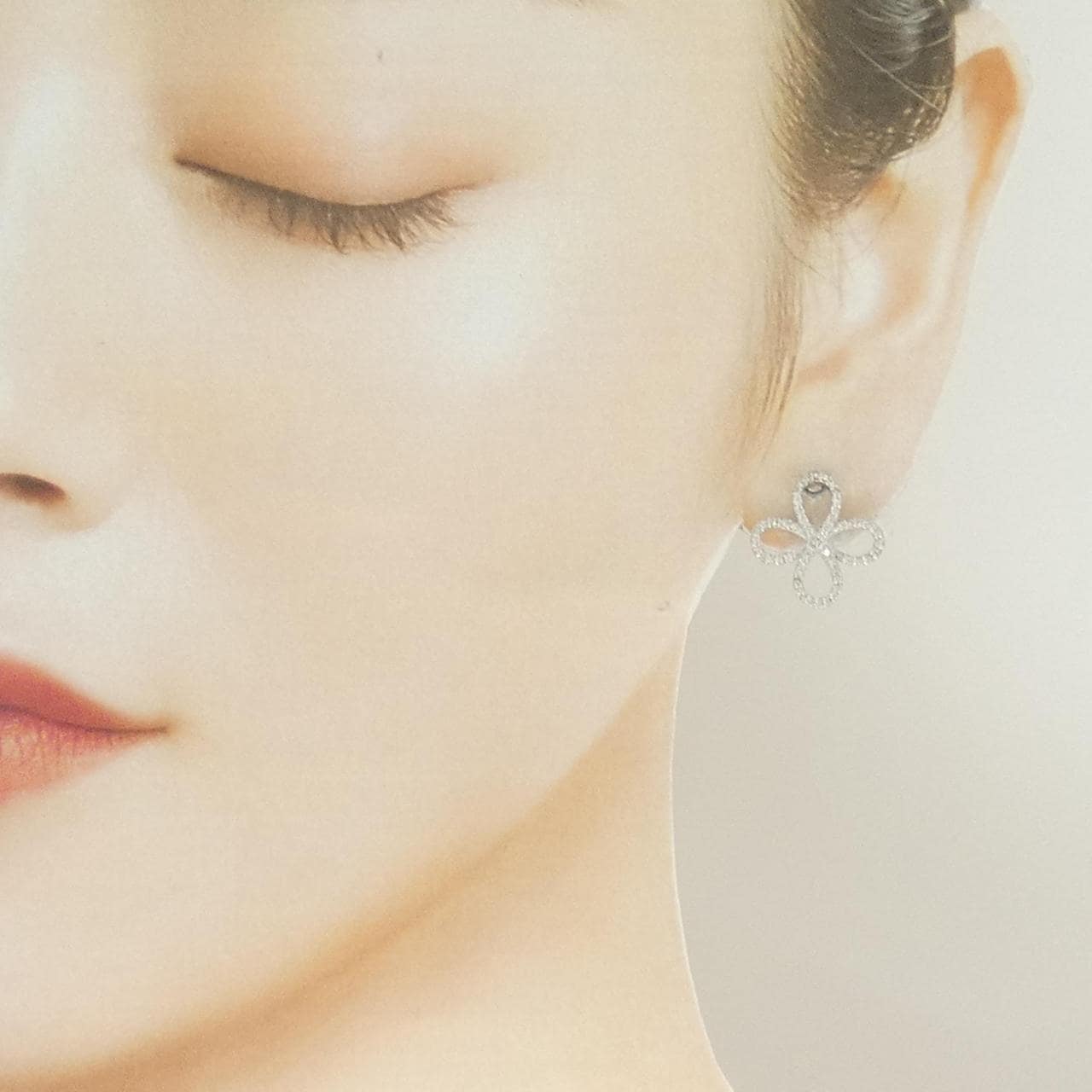 K18WG ダイヤモンド ピアス 0.56CT