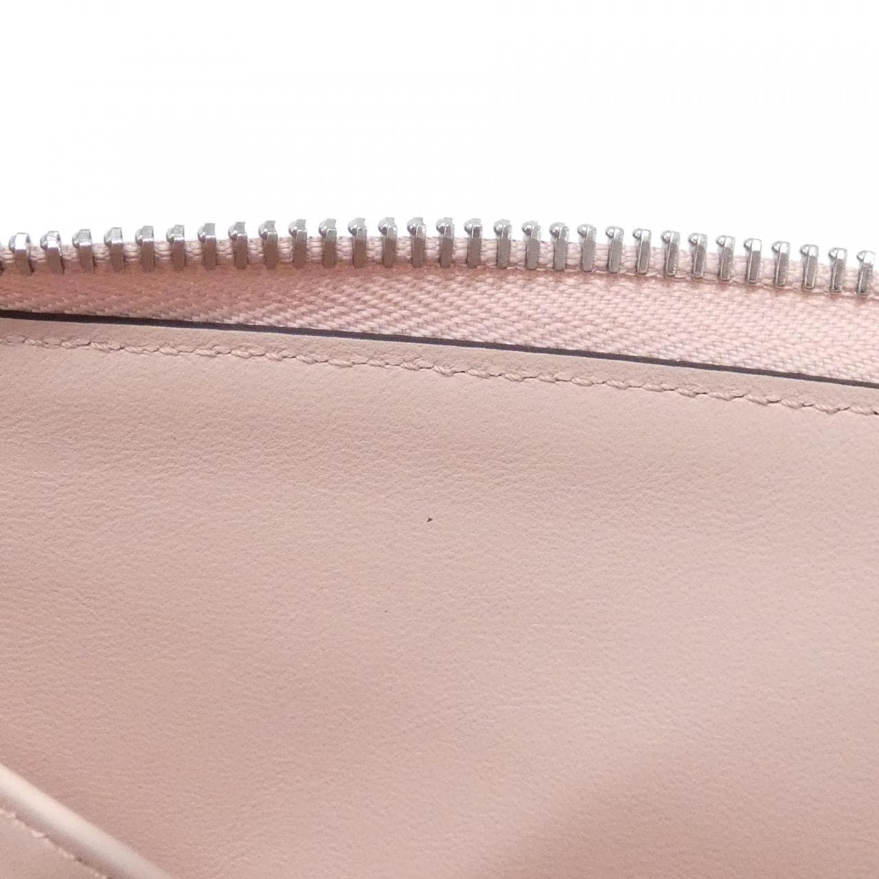 ルイヴィトン マヒナ ジッピー ウォレット M61868 財布