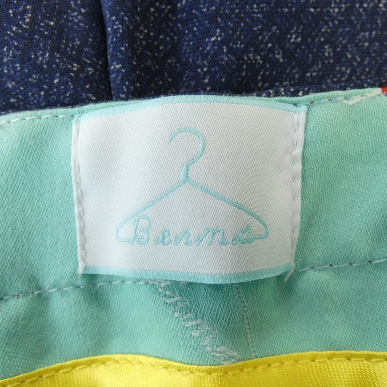 BERNA パンツ