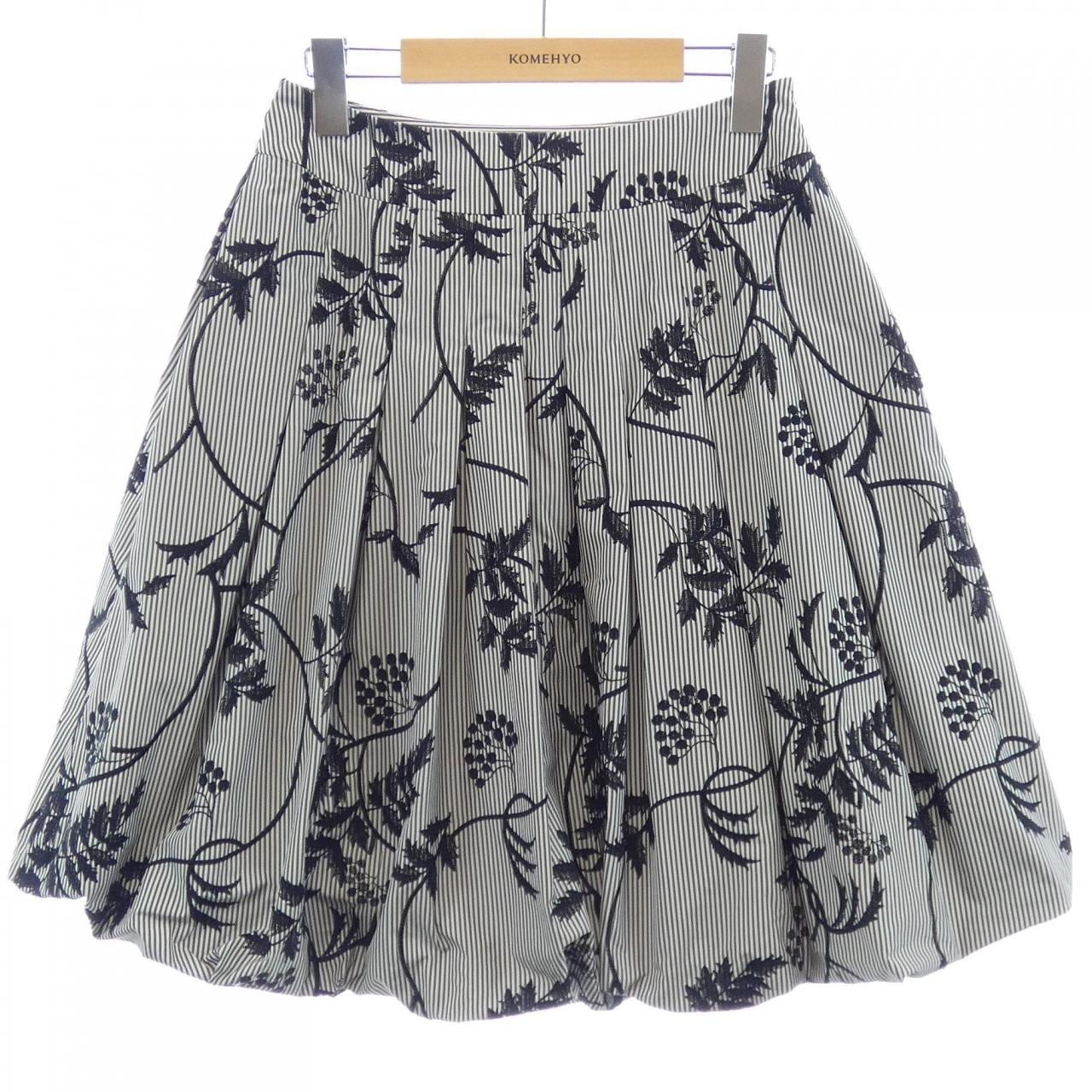 トゥービーシック TO BE CHIC スカート