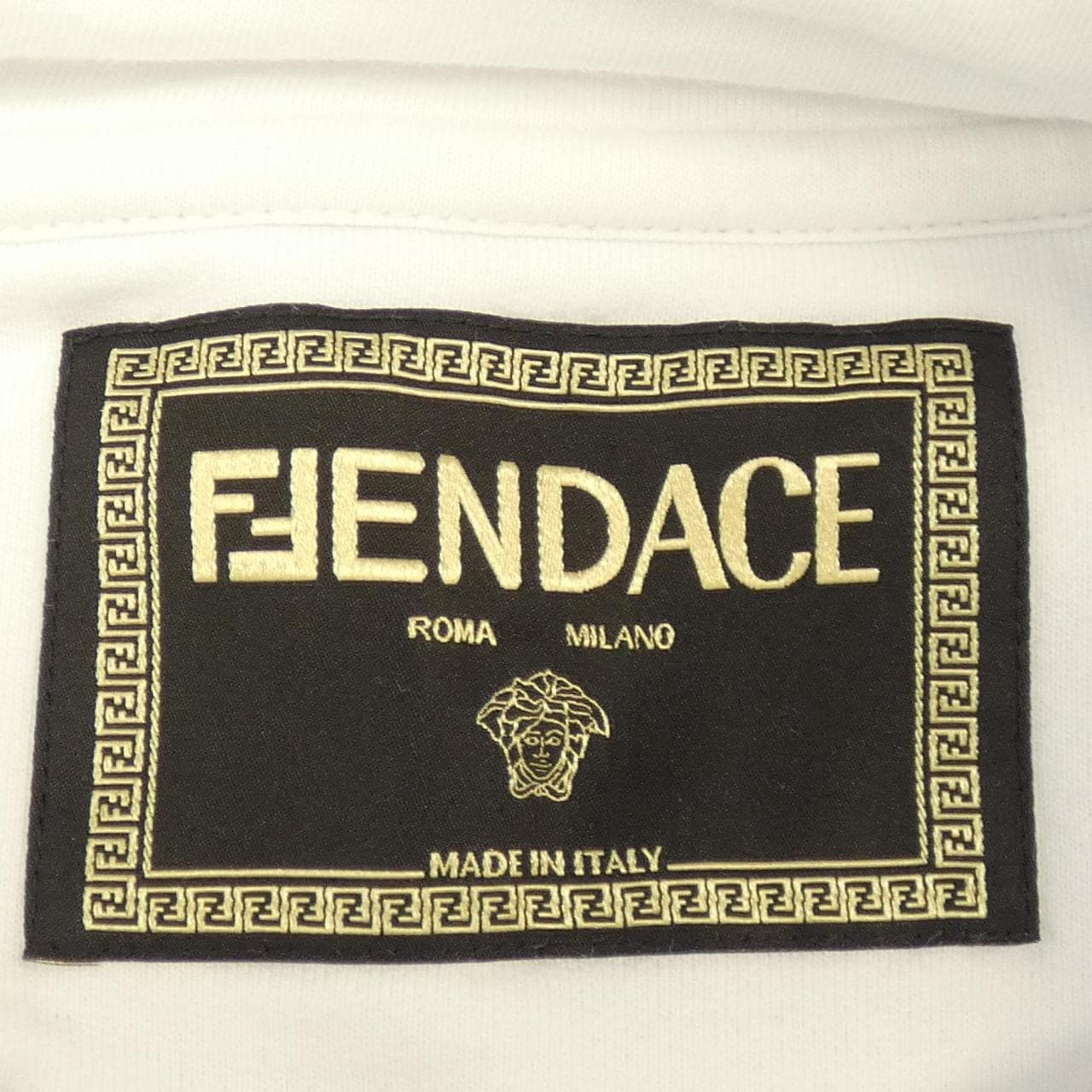 フェンダーチェ FENDACE FY1143AKDU パーカー