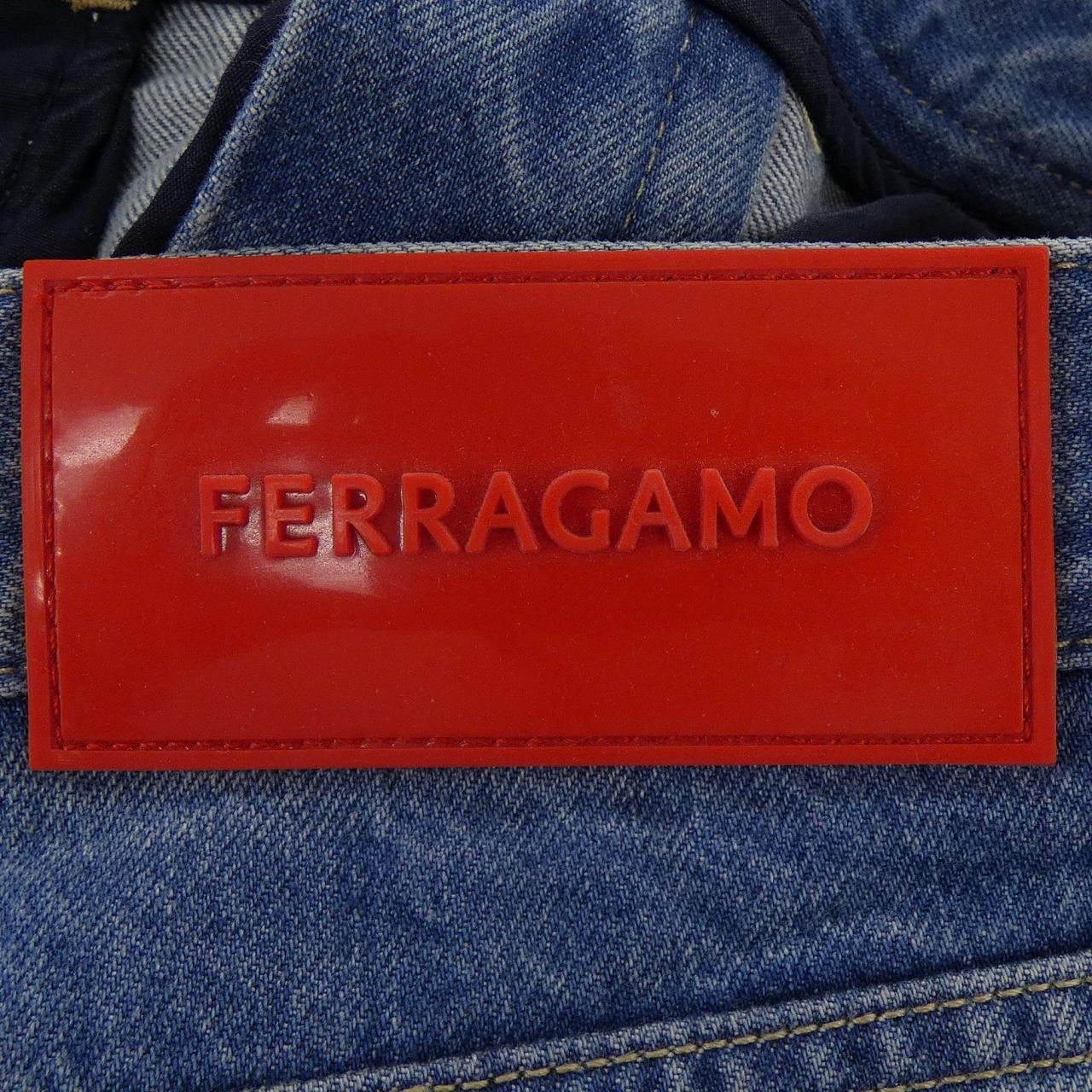 フェラガモ FERRAGAMO ジーンズ
