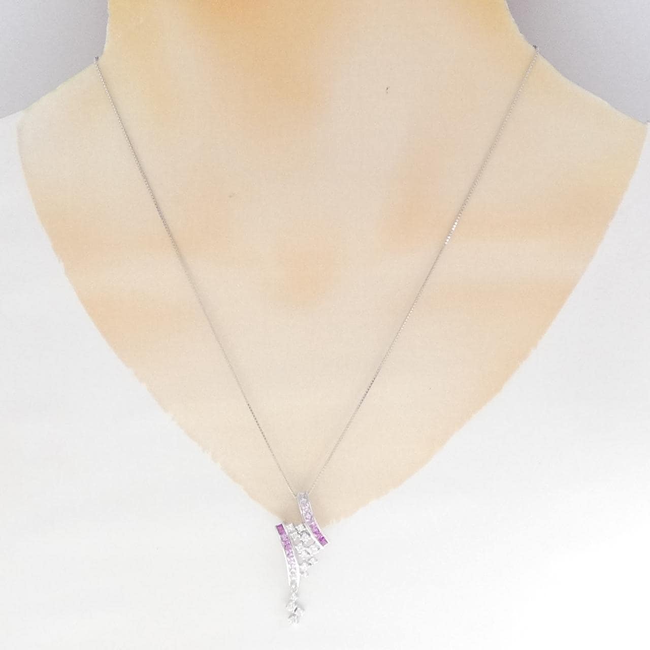 ジュネ サファイヤ ネックレス 1.13CT