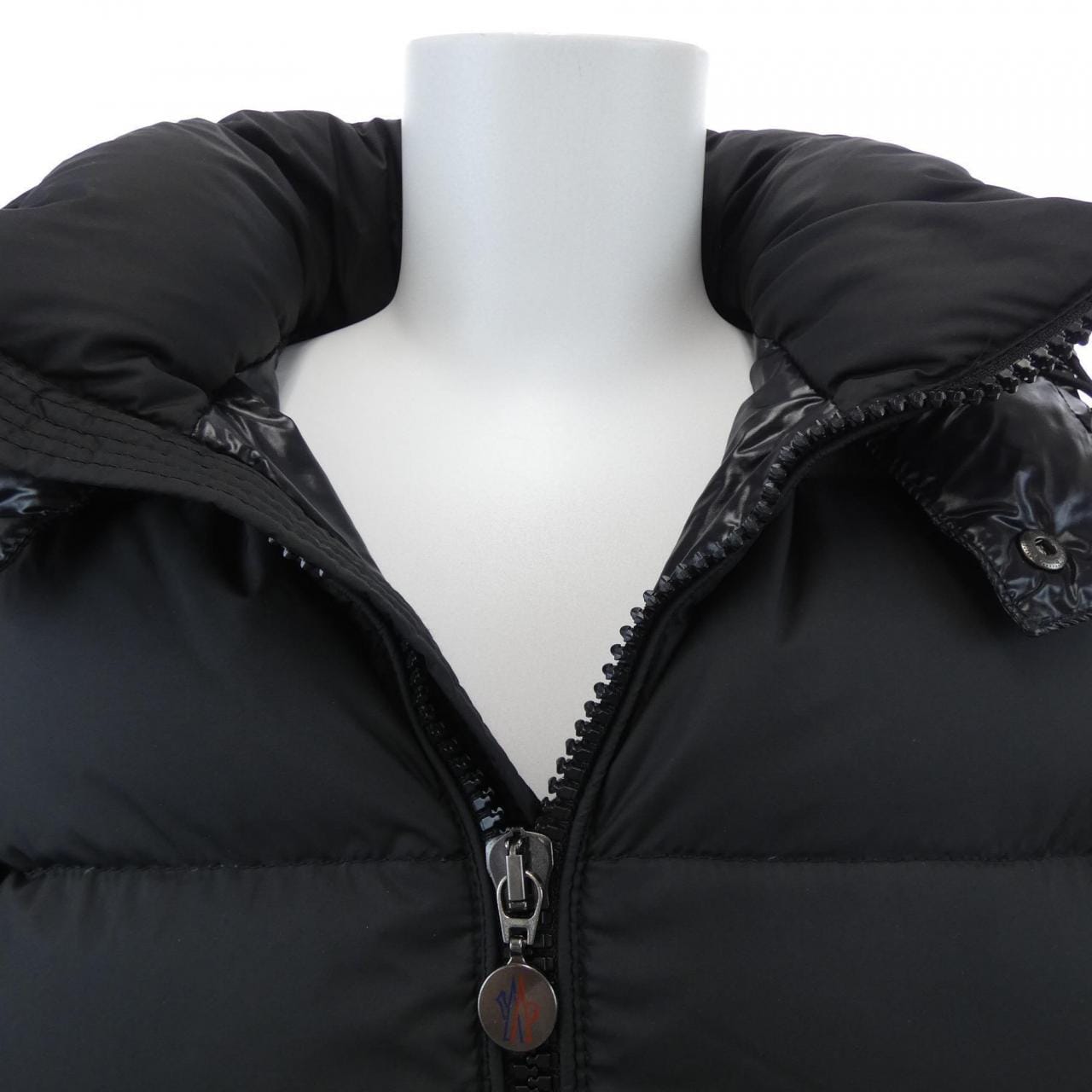 MONCLER MONCLER 40365/50 CHEVALIER 羽绒服