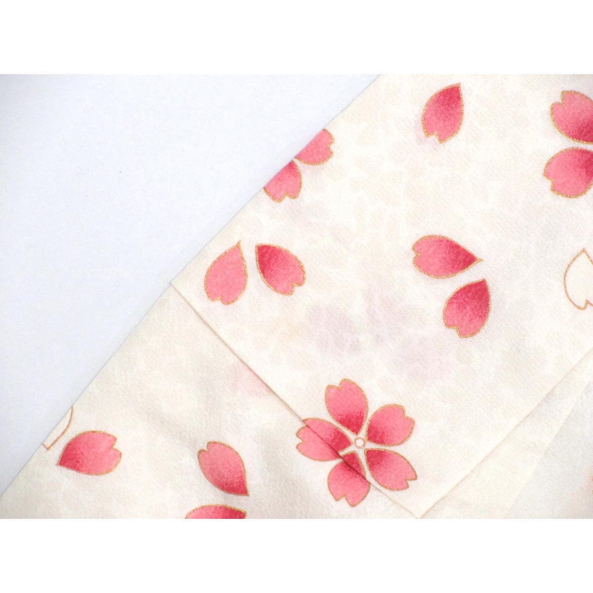 振袖　友禅金彩加工　刺繍入り