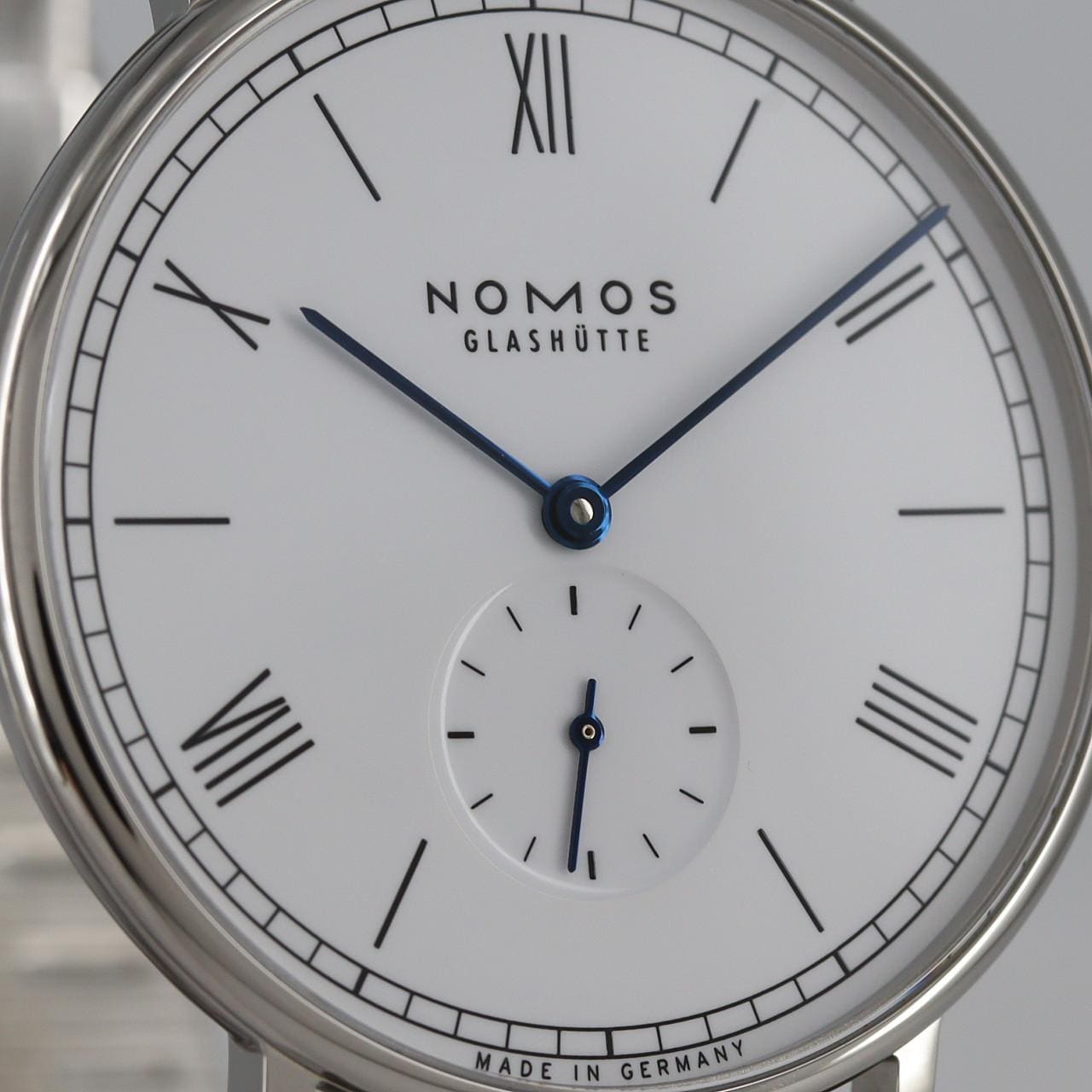 ノモス ラドウィッグ 237 SS 手巻