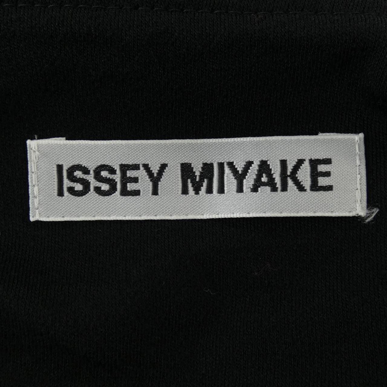 イッセイミヤケ ISSEY MIYAKE IM73JF557 パンツ