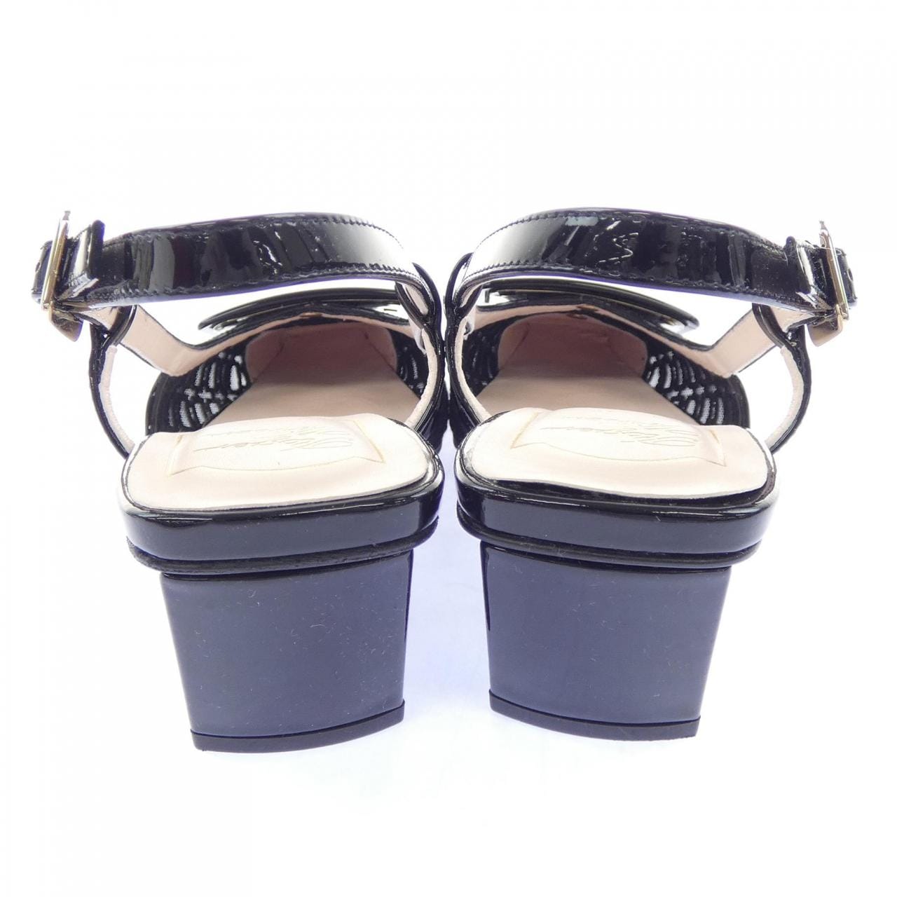 ロジェヴィヴィエ ROGER VIVIER パンプス
