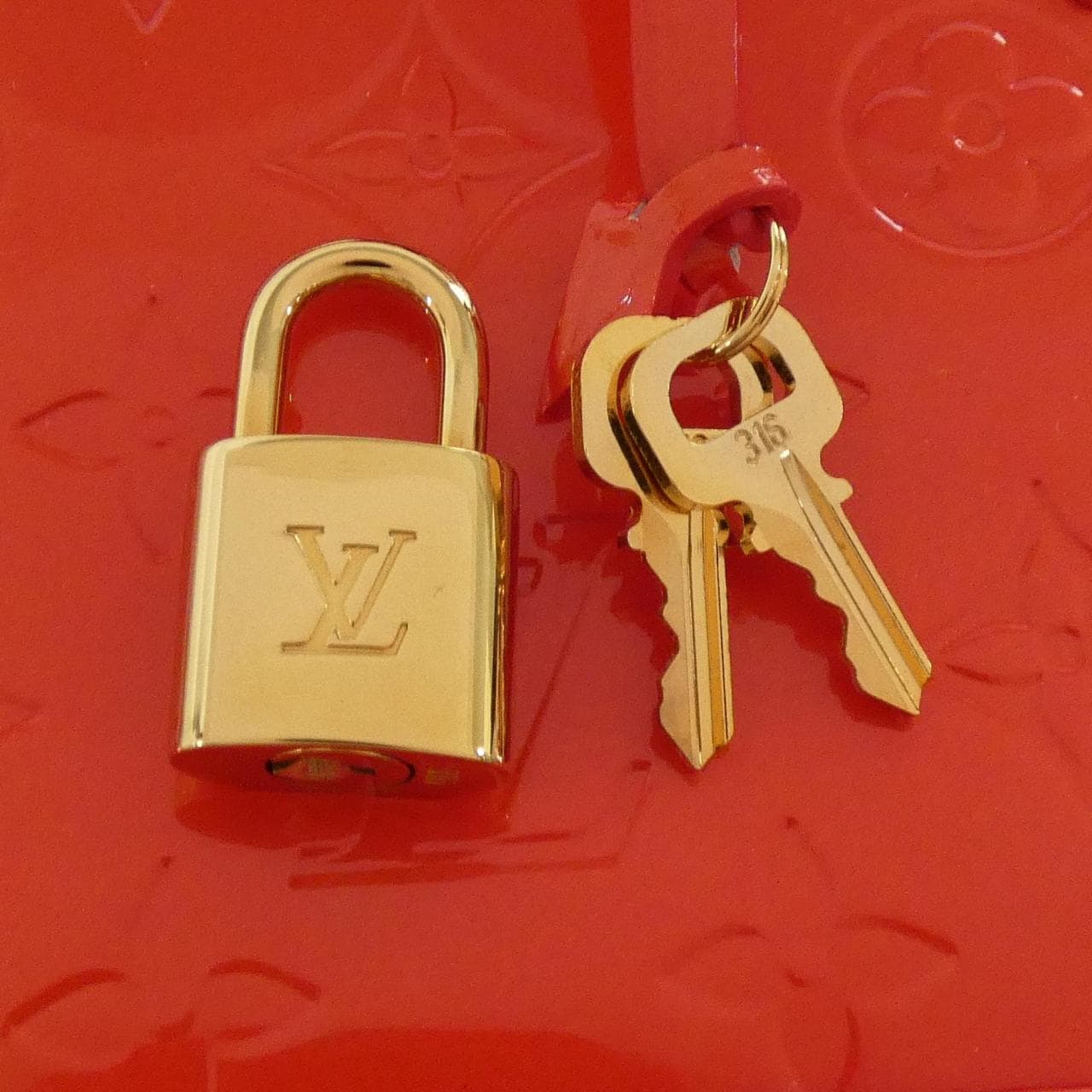 ルイヴィトン ヴェルニ アルマBB M90174 バッグ