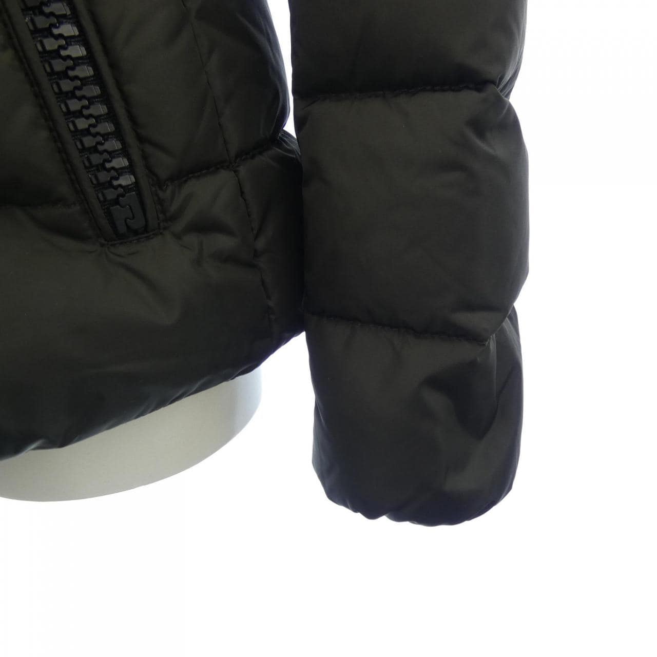 モンクレール MONCLER TETRA ダウンジャケット