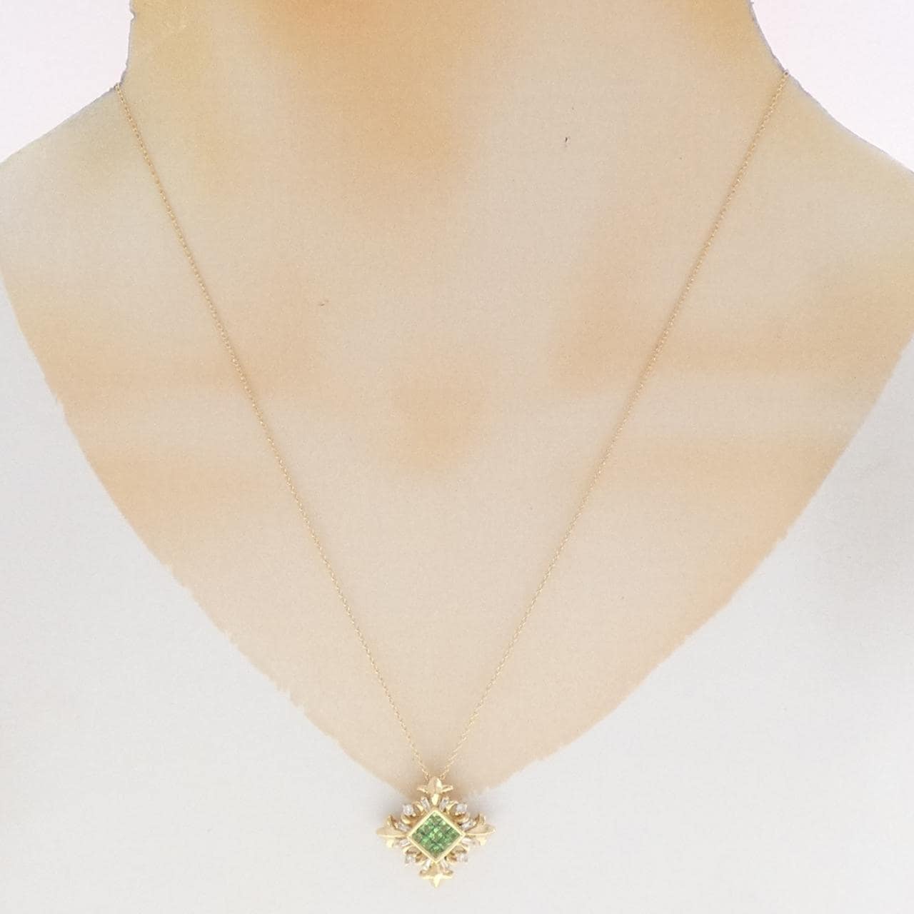 K18YG グリーンガーネット ネックレス 0.63CT