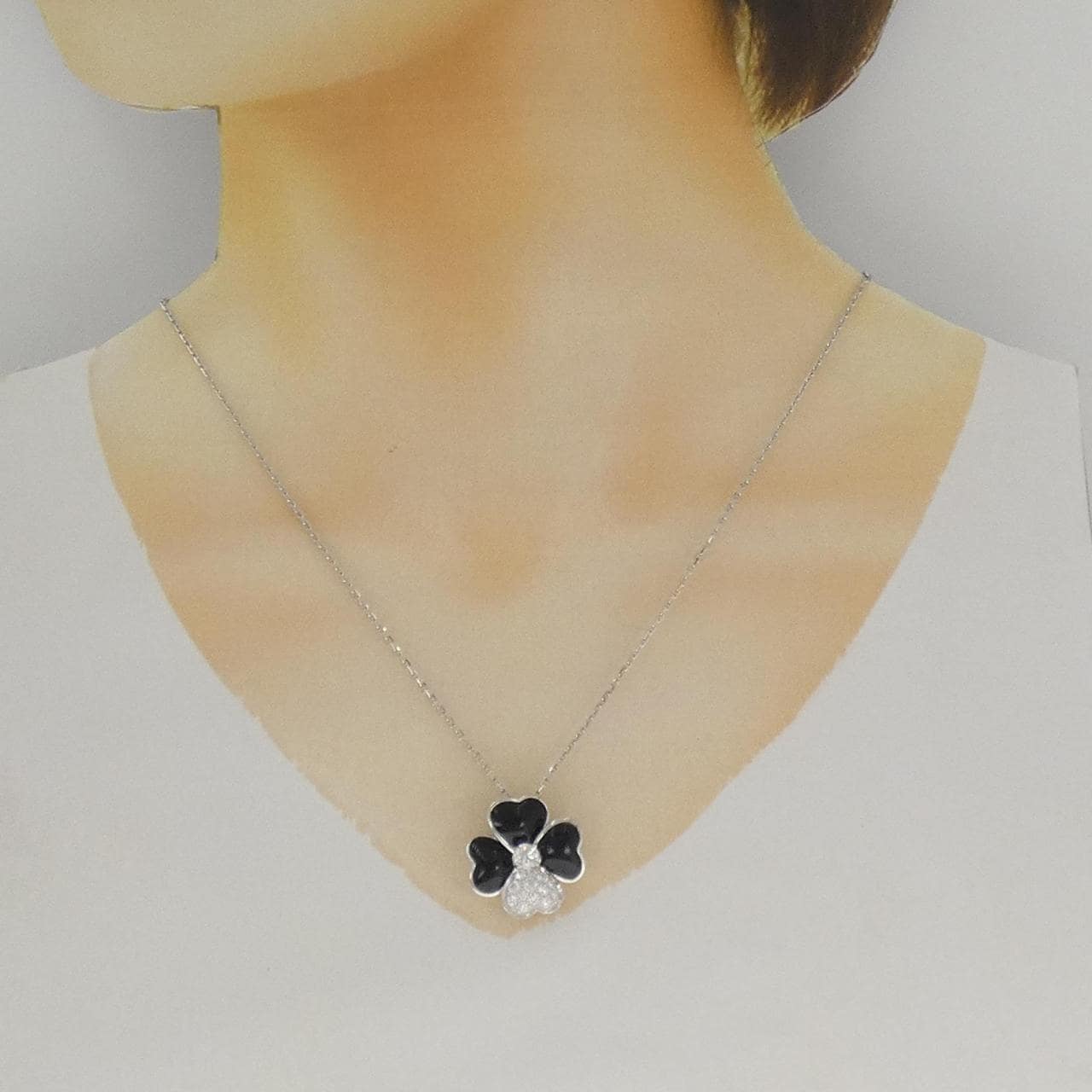 ヴァンクリーフ&アーペル コスモス ミディアム ネックレス