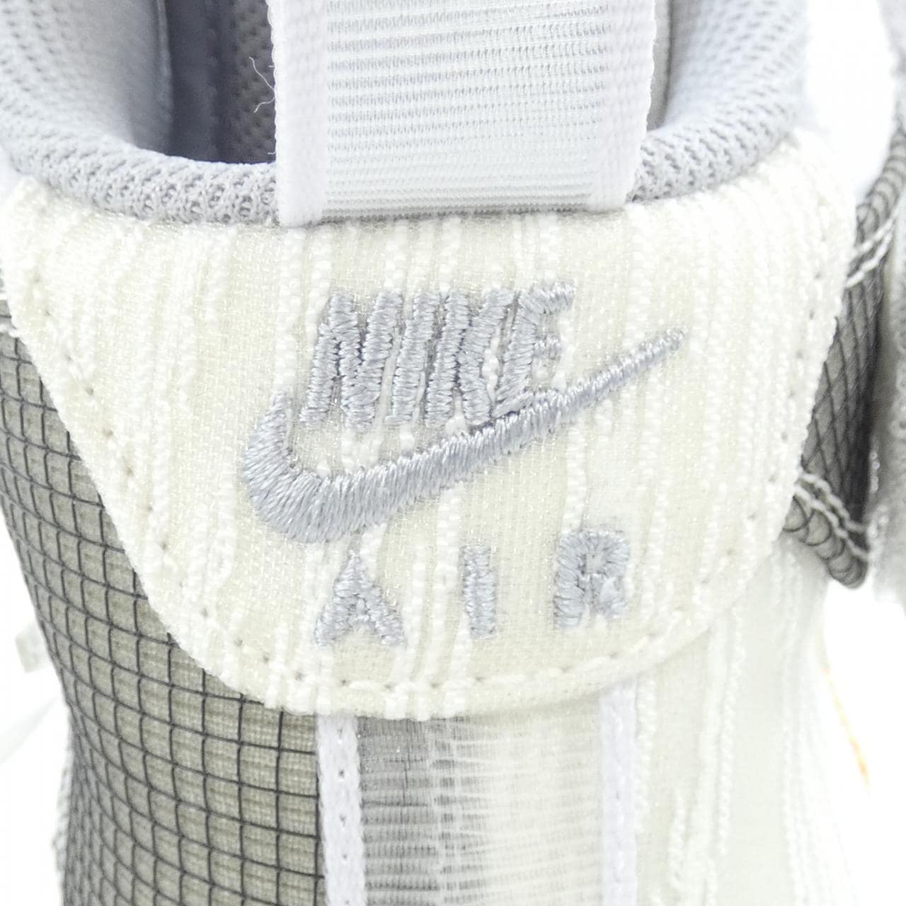 ナイキ NIKE D06290-100 スニーカー