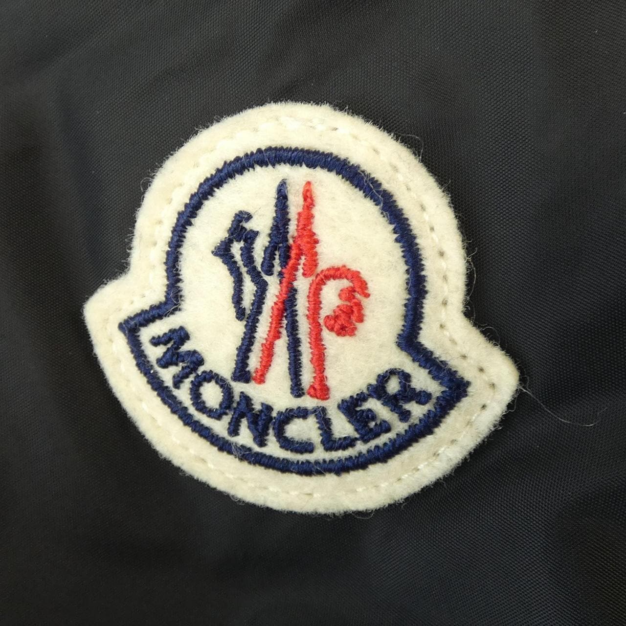 モンクレール MONCLER ダウンジャケット
