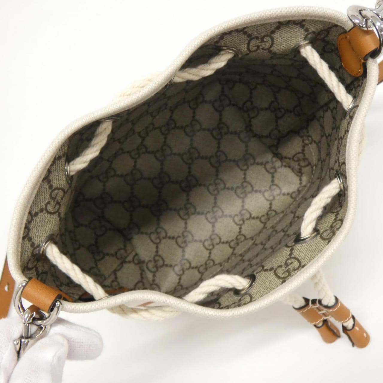 Gucci 777166 FACV3肩背包