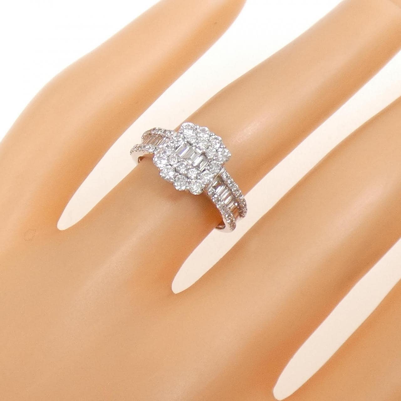 K18WG ダイヤモンド リング 1.00CT