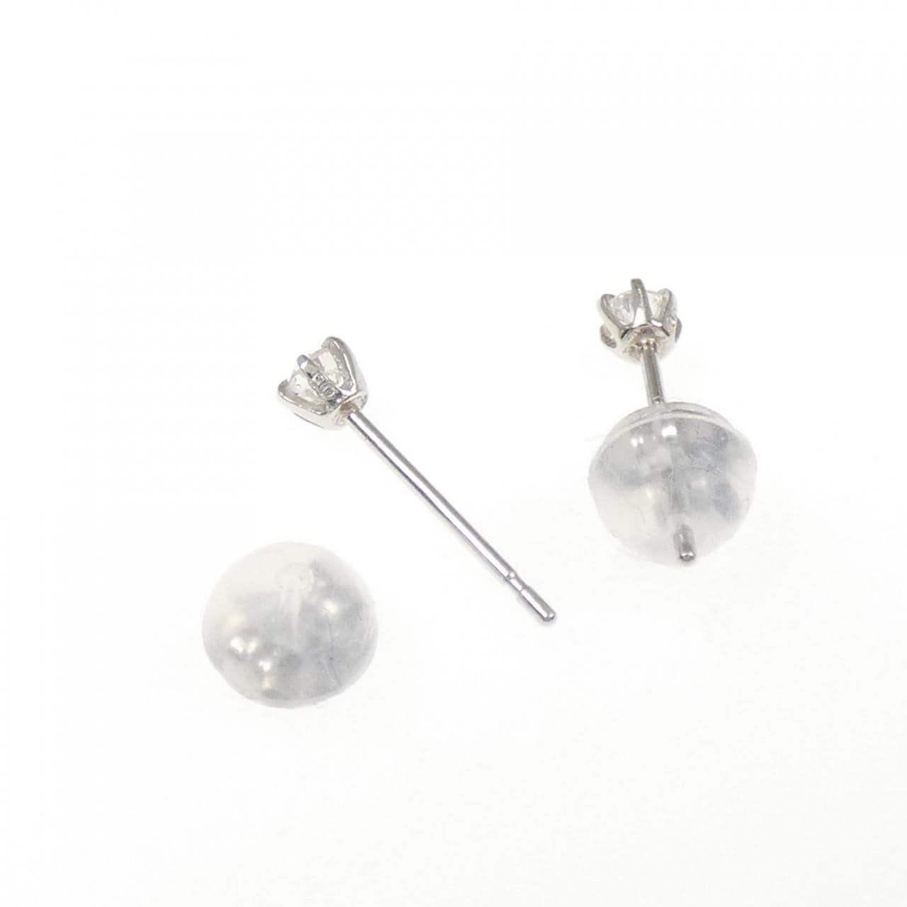 PT900 ソリティア ダイヤモンド ピアス 0.10CT