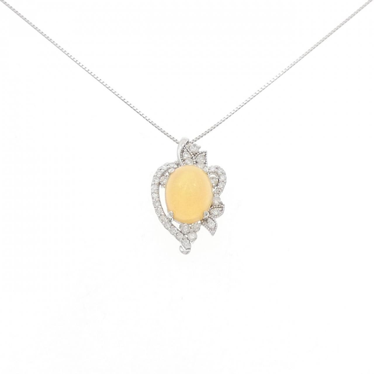 K18WG OPAL Necklace 2.74CT