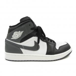 エアジョーダン AIR JORDAN DQ8426-001 スニーカー