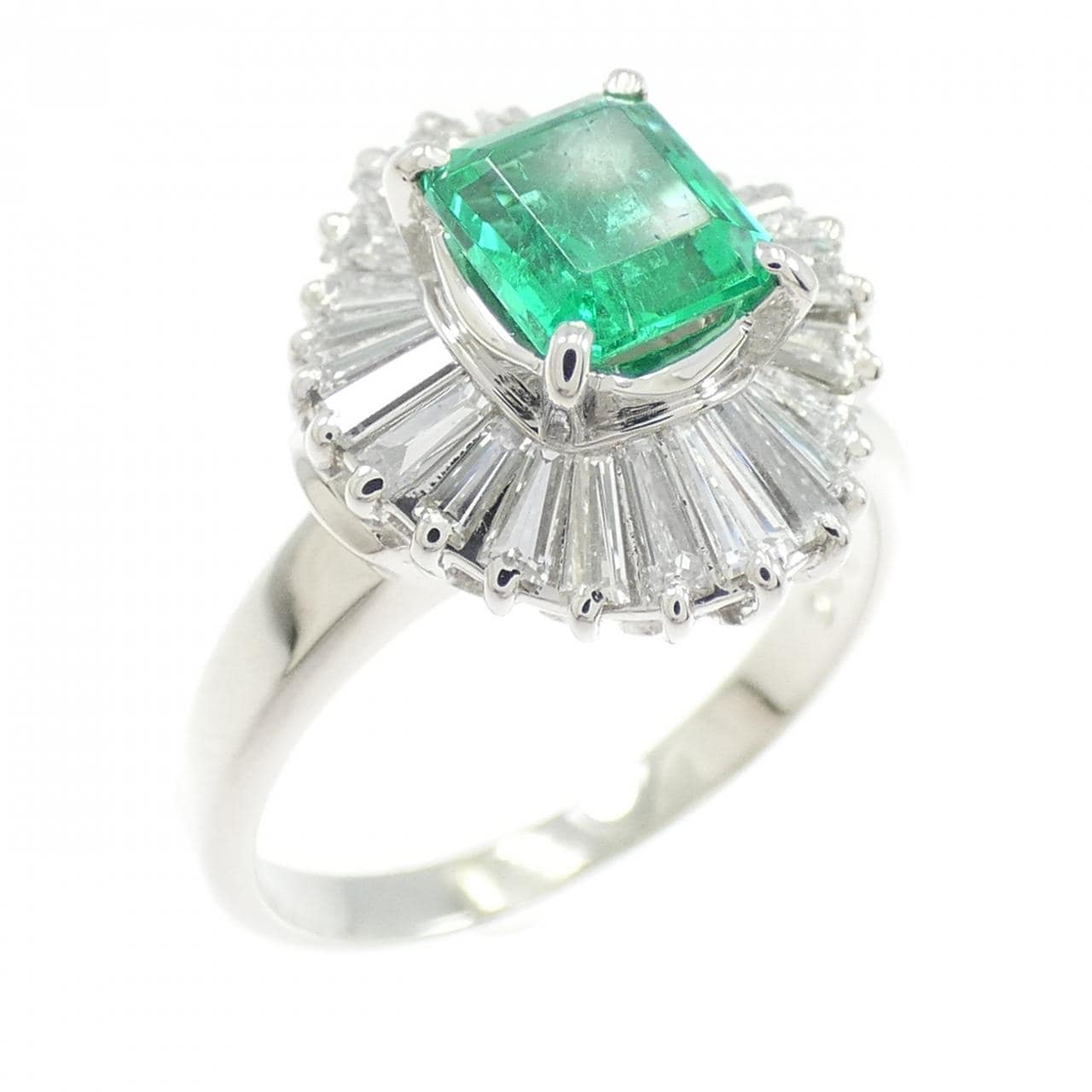 PT900 エメラルド リング 0.75CT