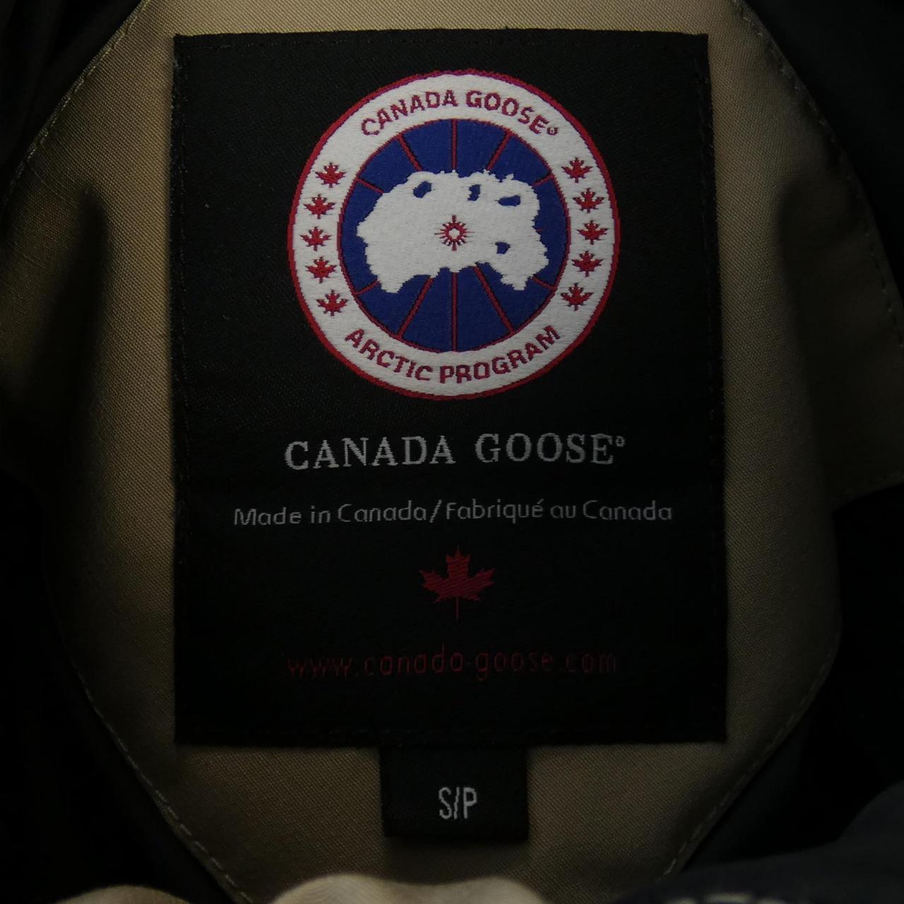 カナダグース CANADA GOOSE ダウンジャケット