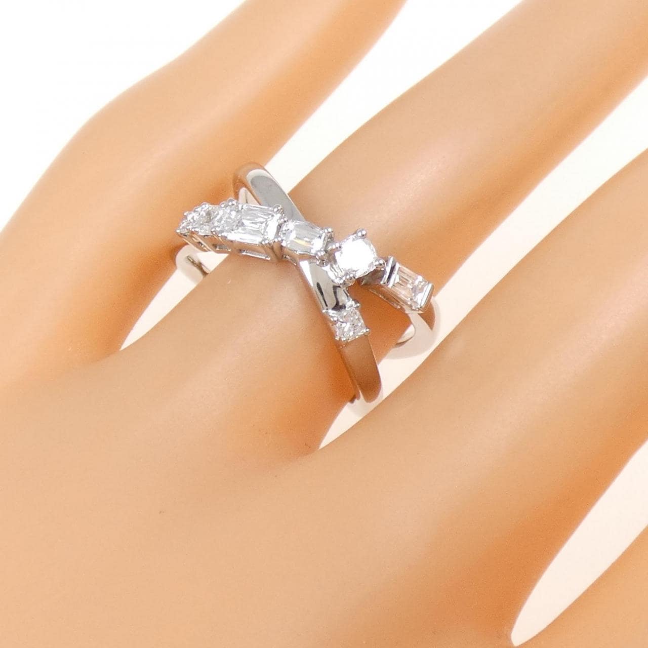 PT950 ダイヤモンド リング 0.70CT