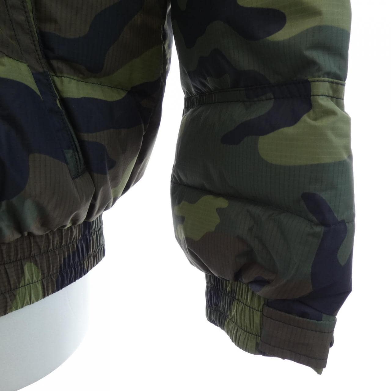 シュプリーム SUPREME Facemask 700-Fill ダウンジャケット