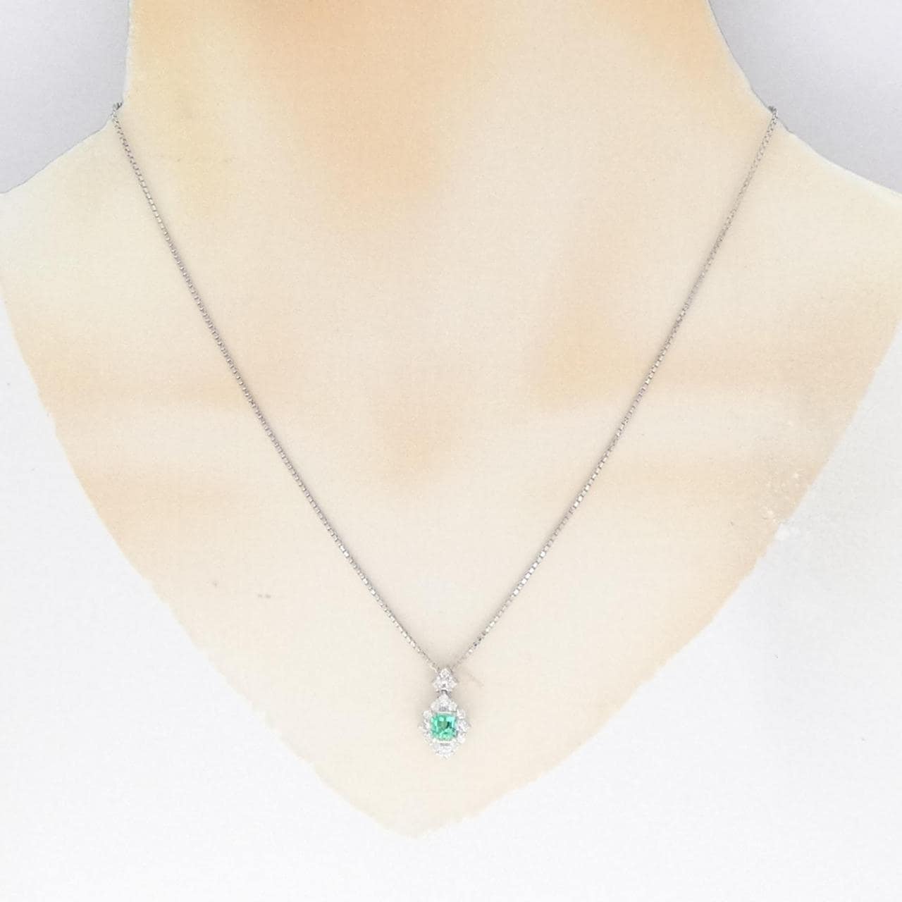 PT Emerald Necklace 0.40CT