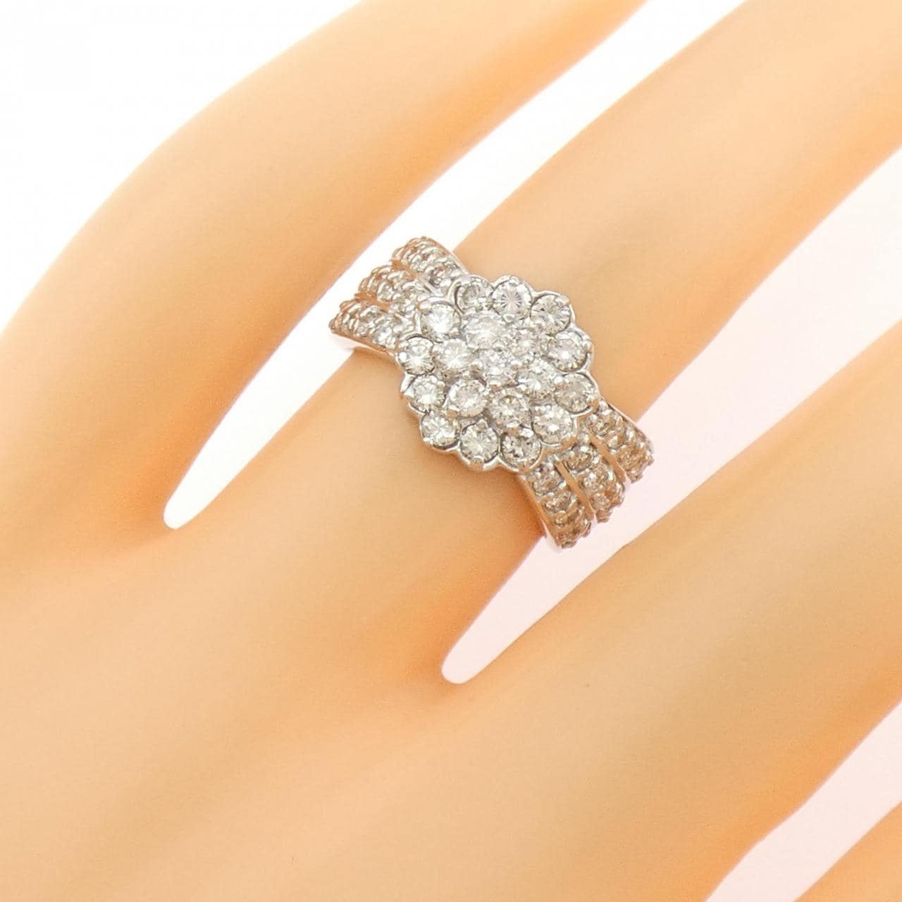 PT900 フラワー ダイヤモンド リング 1.00CT