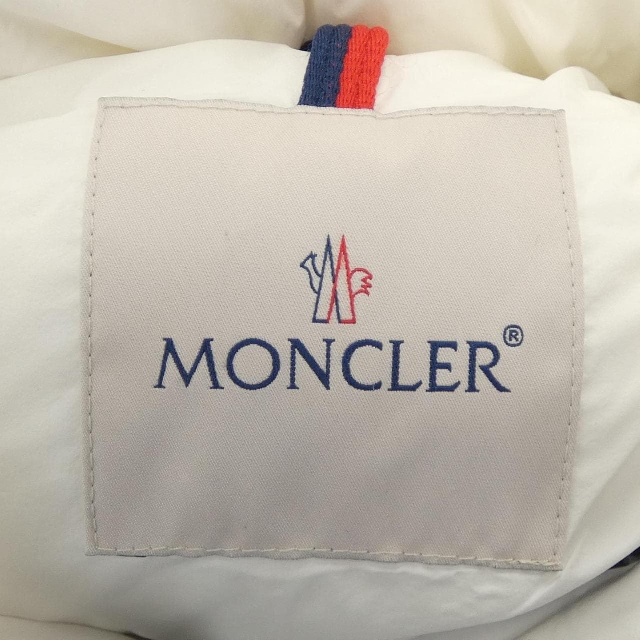 モンクレール MONCLER ダウンジャケット