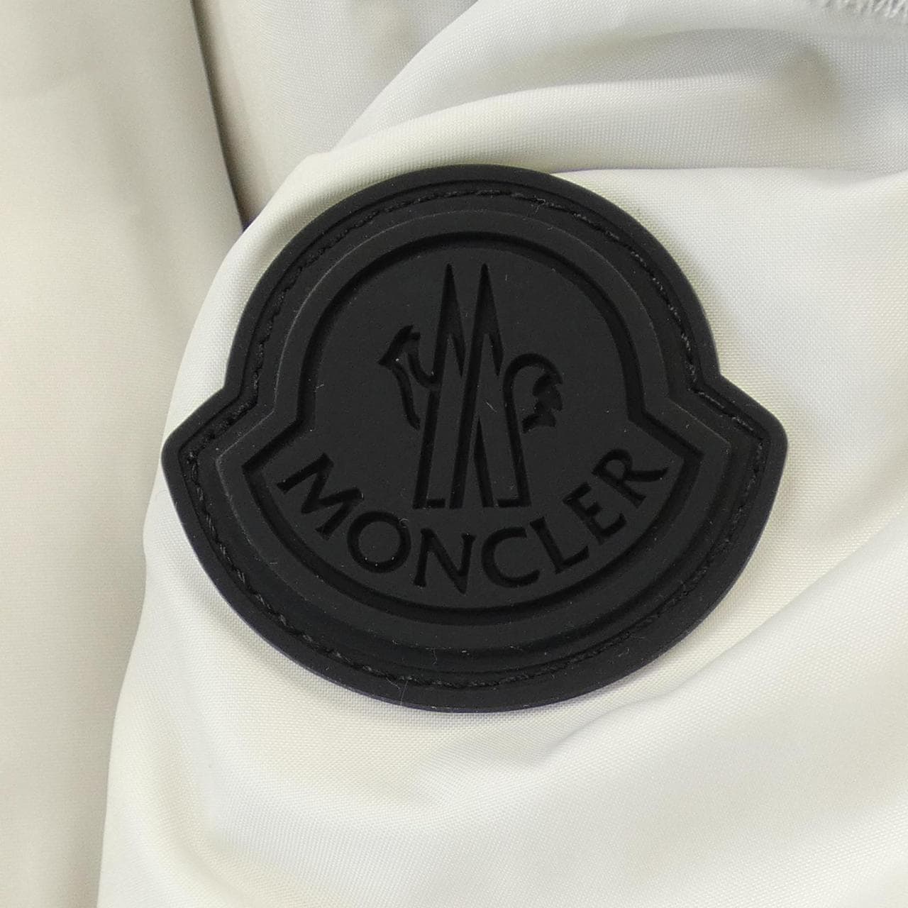 モンクレール MONCLER ダウンジャケット