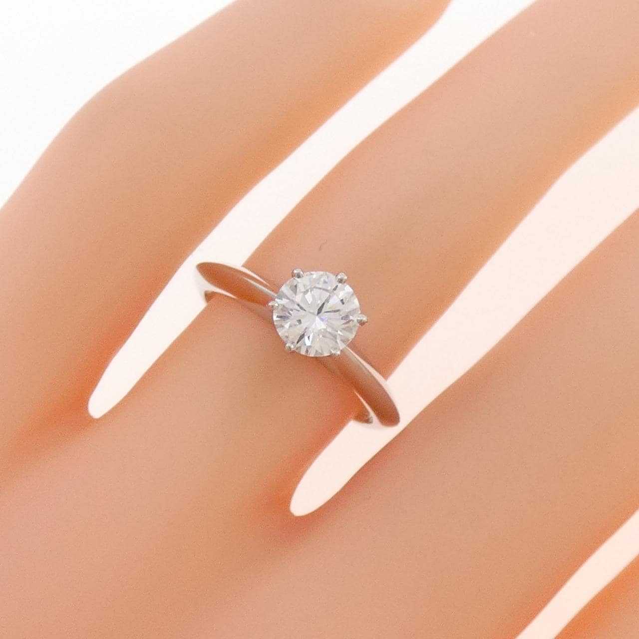 ティファニー クラシックソリティア リング 0.70CT