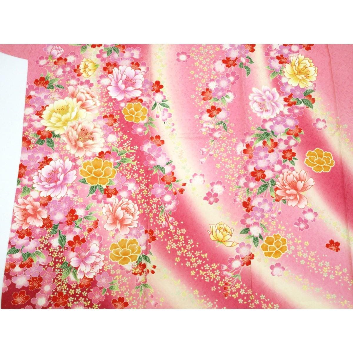 振袖　銀通しボカシ染　友禅金彩加工　刺繍入り