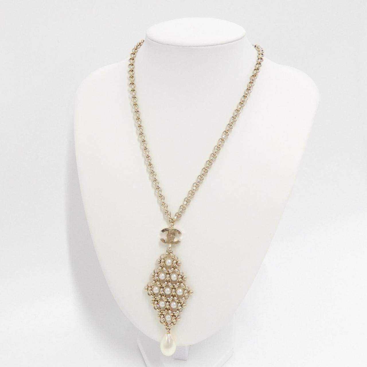 CHANEL necklace