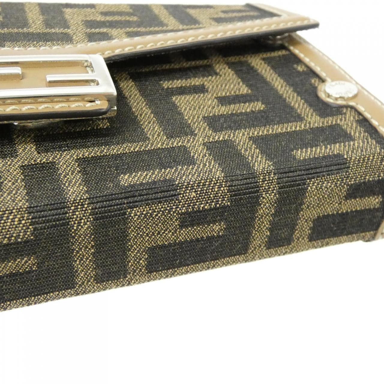 フェンディ バゲット フォンポーチ 7AS139 AFBV フォンケース