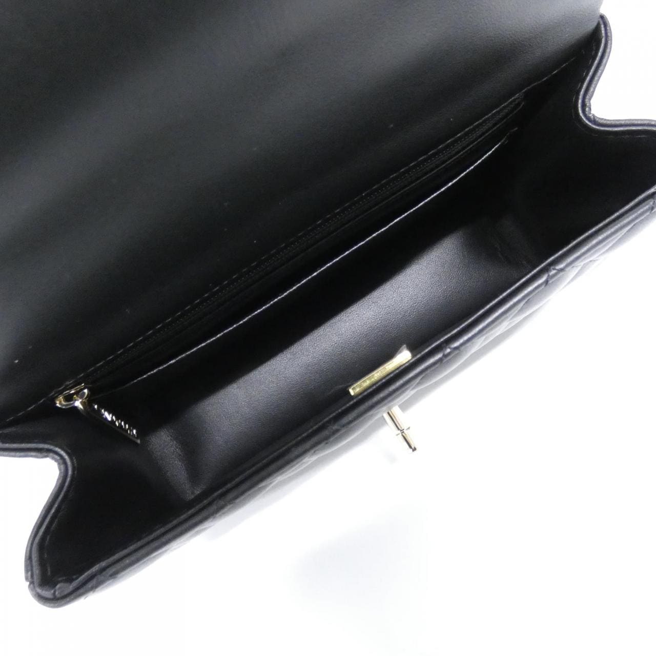 シャネル AS2431 バッグ