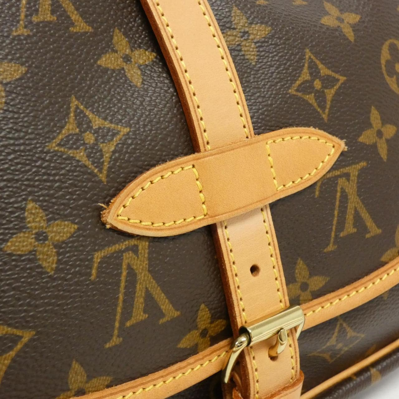 LOUIS VUITTON Monogram Saumur 30cm M42256 Shoulder Bag