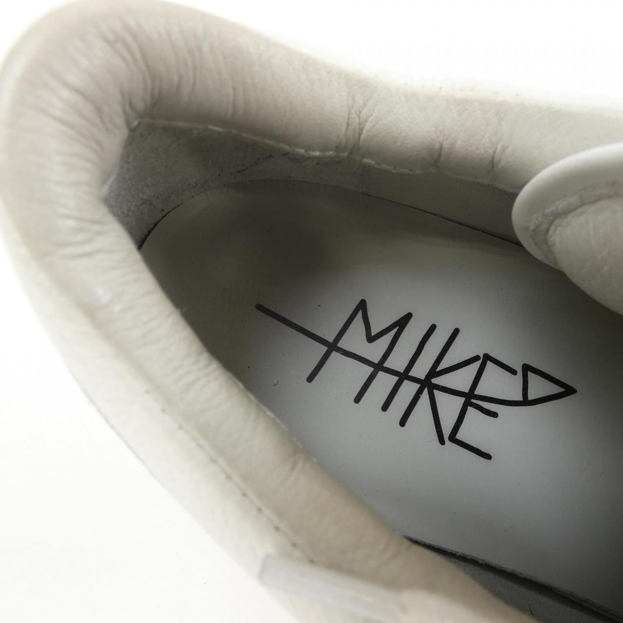 MIKE スニーカー