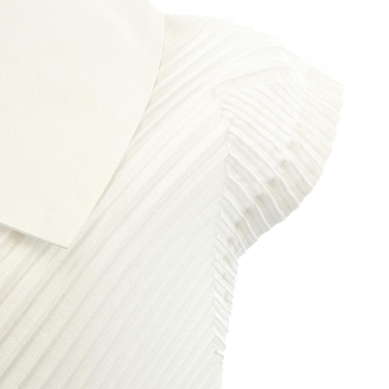 イッセイミヤケ ISSEY MIYAKE IM63F007 トップス