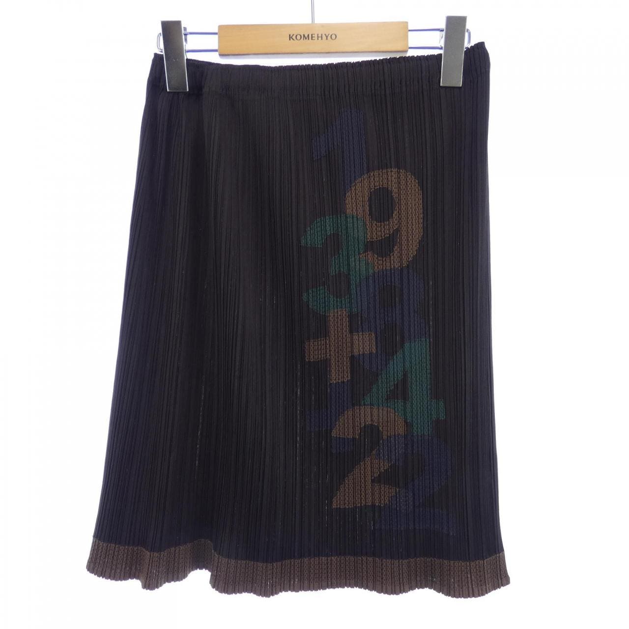 百褶PLEATS PLEASE裙子