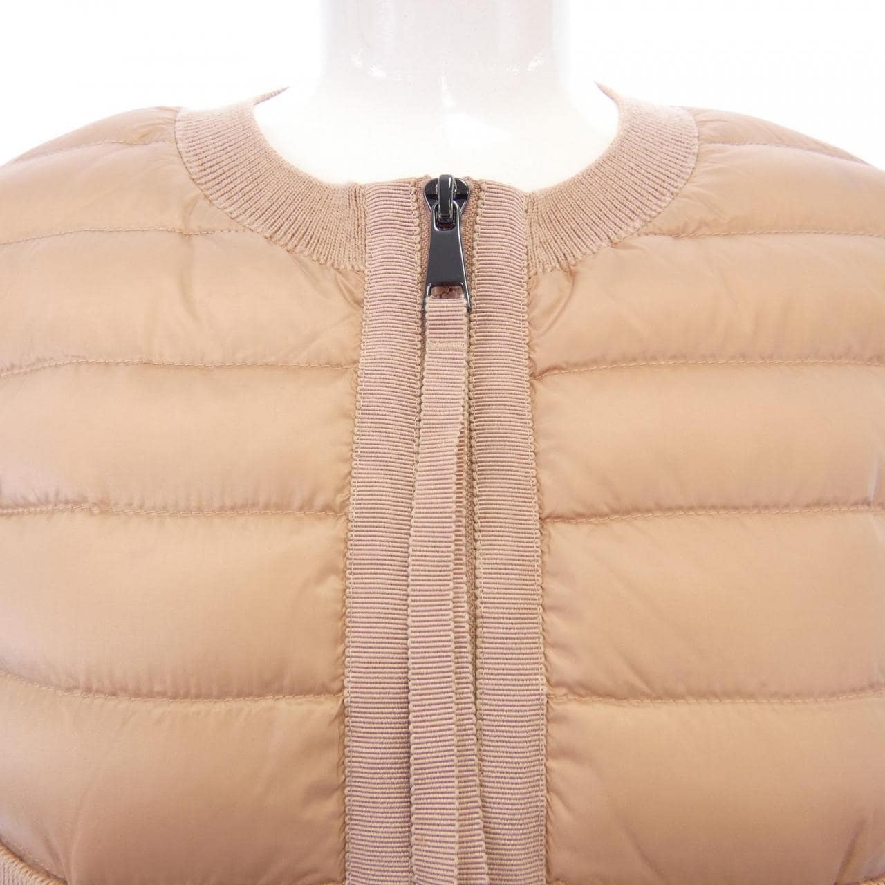 モンクレール MONCLER ダウンジャケット