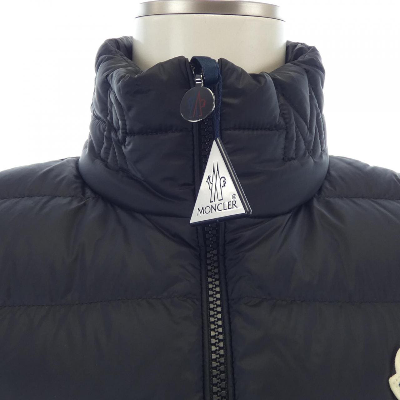 【新品】モンクレール MONCLER ROCOQUE ダウンベスト