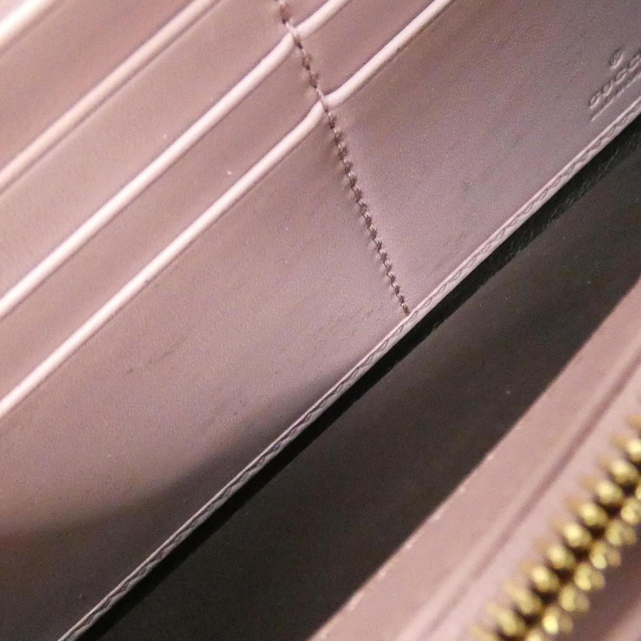 グッチ 410100 EE0CG 財布