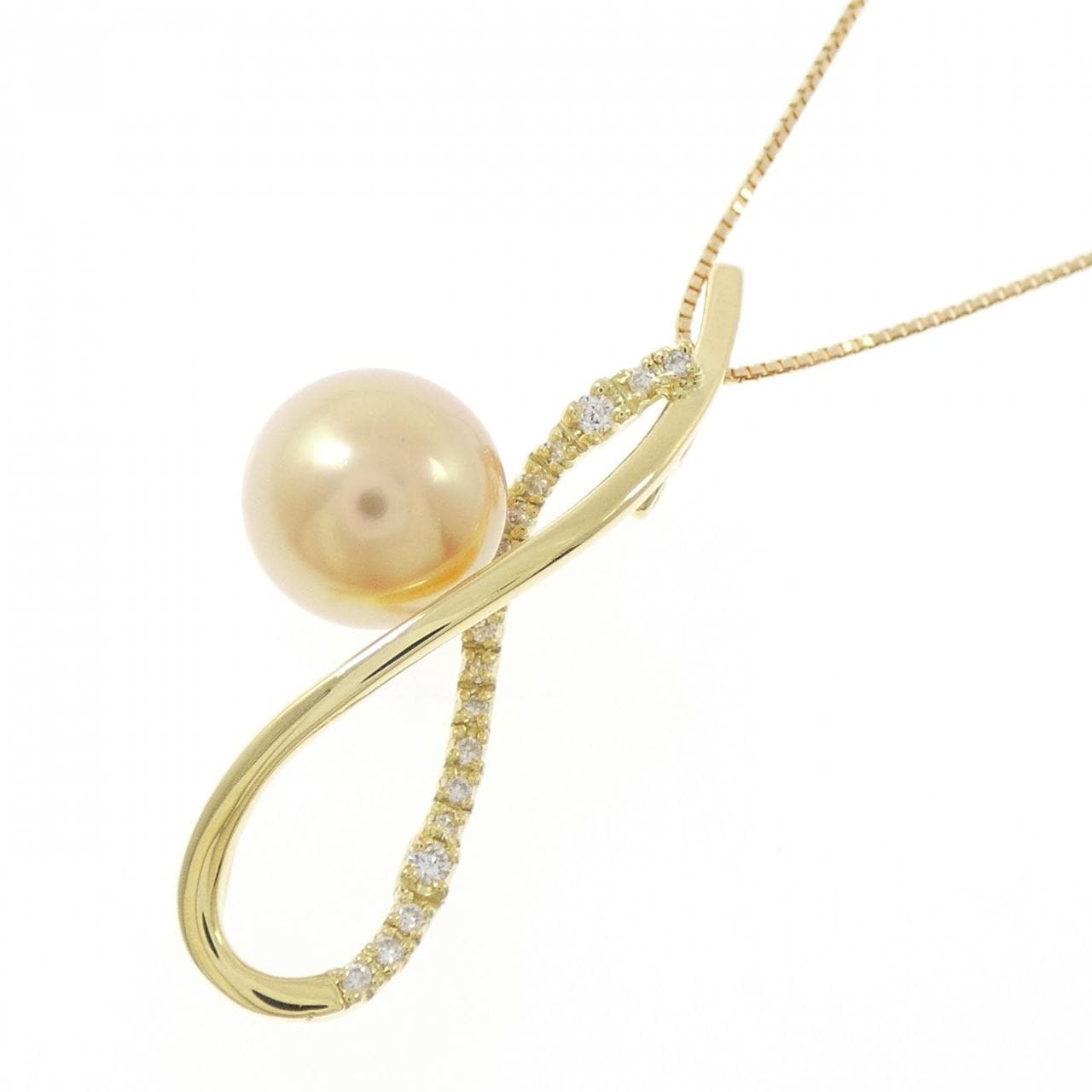18K Yellow Gold White Butterfly Pearl Necklace 10mm