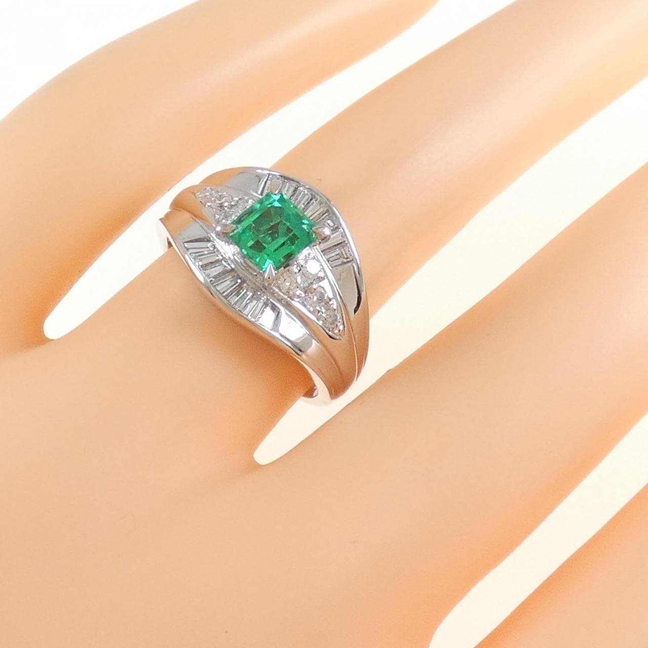 PT エメラルド リング 0.60CT