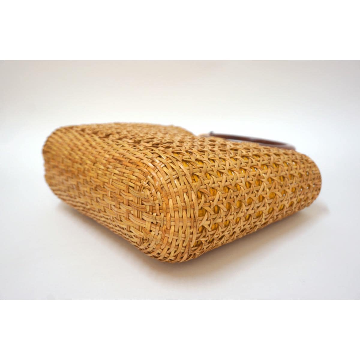 【新品】カゴバッグ　籐　巾着付き